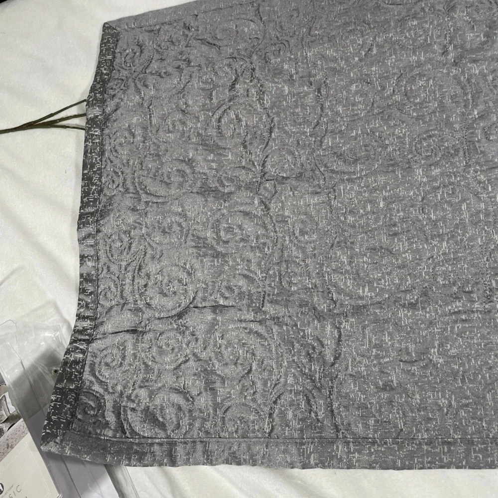 NIB [ 1 Standard ] Quilt Sham for Hotel Collection Classic‎ Embossed Jacquard